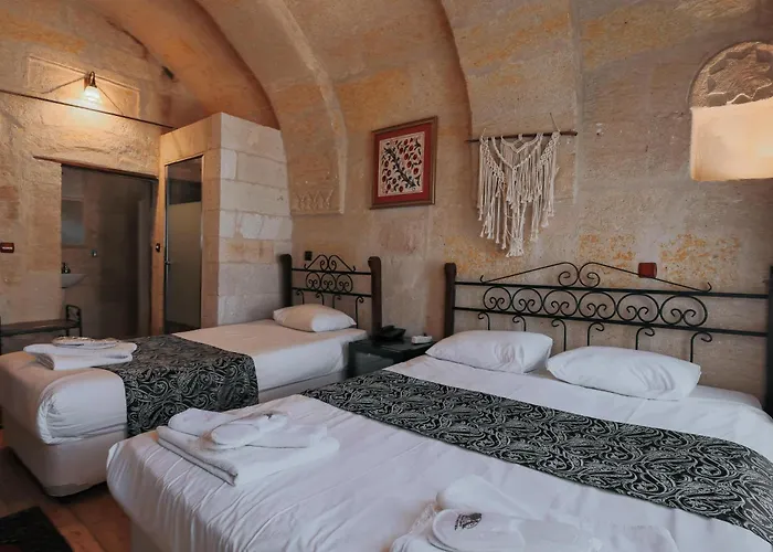 Century Cave Otel 2*