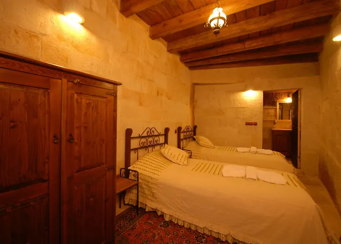 호텔 Century Cave 2*